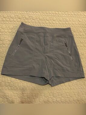 Women’s Athleta High Rise Shorts (2)